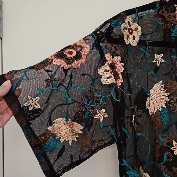 Embroidered floral black mesh wrap kimono open front side slits short sleeve Lg - Picture 9 of 10